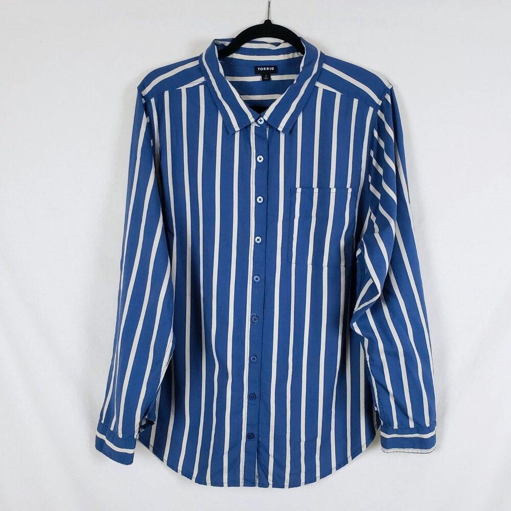 Torrid Long Sleeve Button-Up Shirt Womens 2X Blue Classic Clean Girl Coastal